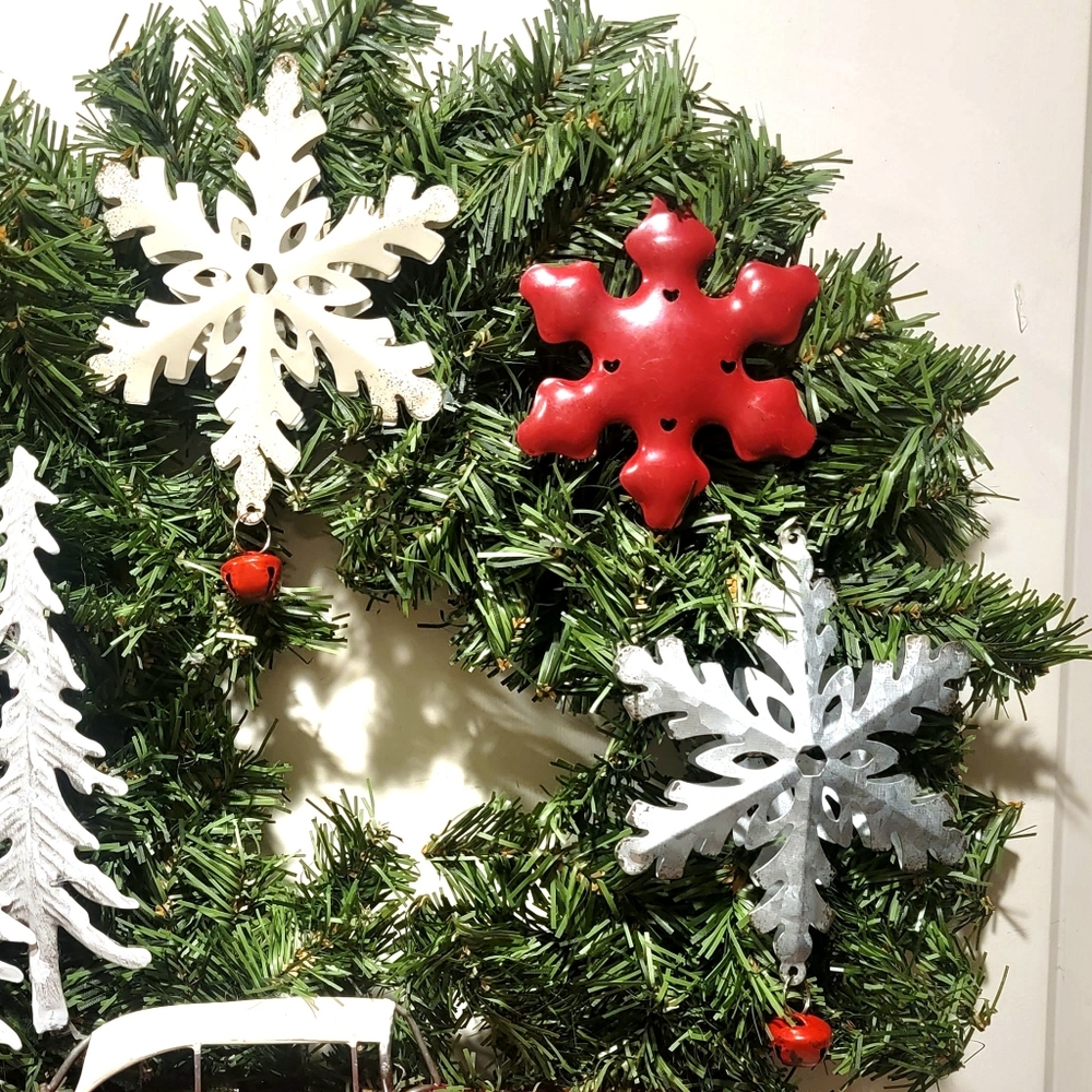 Winter Chevy Wreath Tin Trees Snowflake - Picture 5 of 5